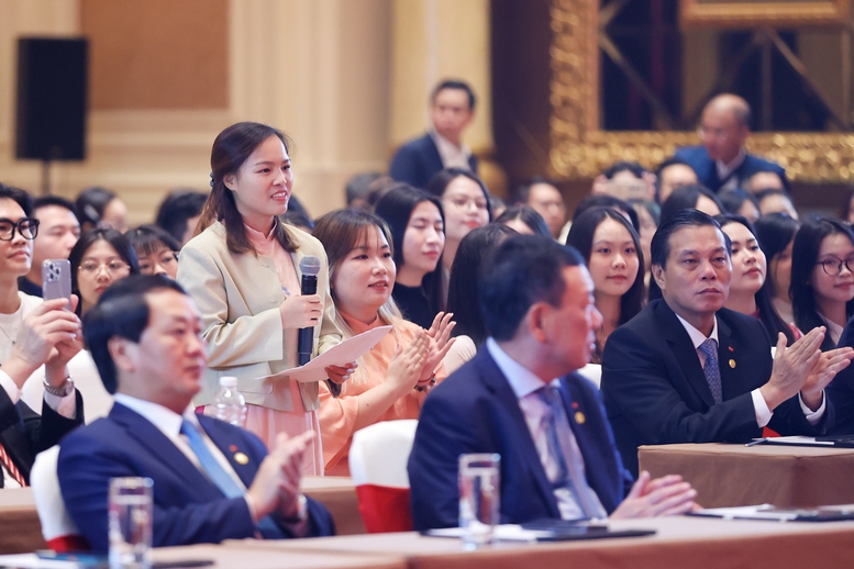 川渝越南同乡会会长阮氏兰（Nguyen Thi Lan）女士发言 - 照片